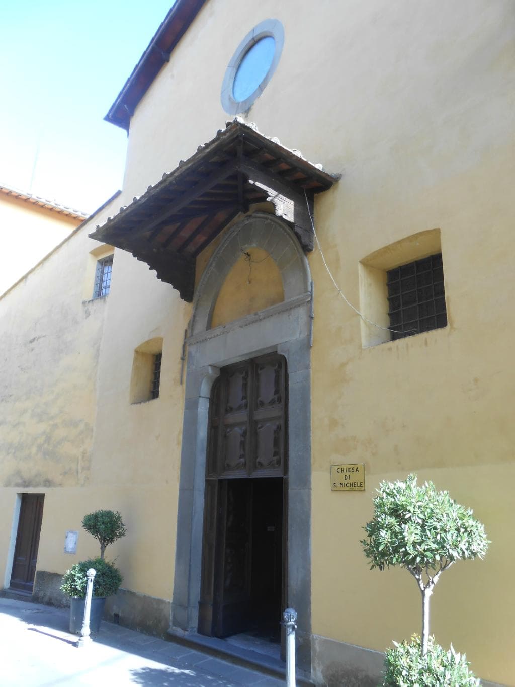 Ingresso alla Chiesa di San Michele Arcangelo