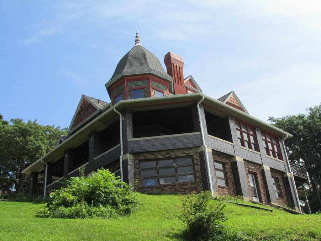 DAVENPORT - WALKING TOUR 11