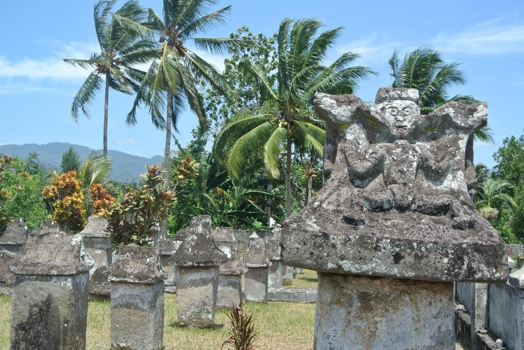 Waruga AirMadidi Bawah Complex