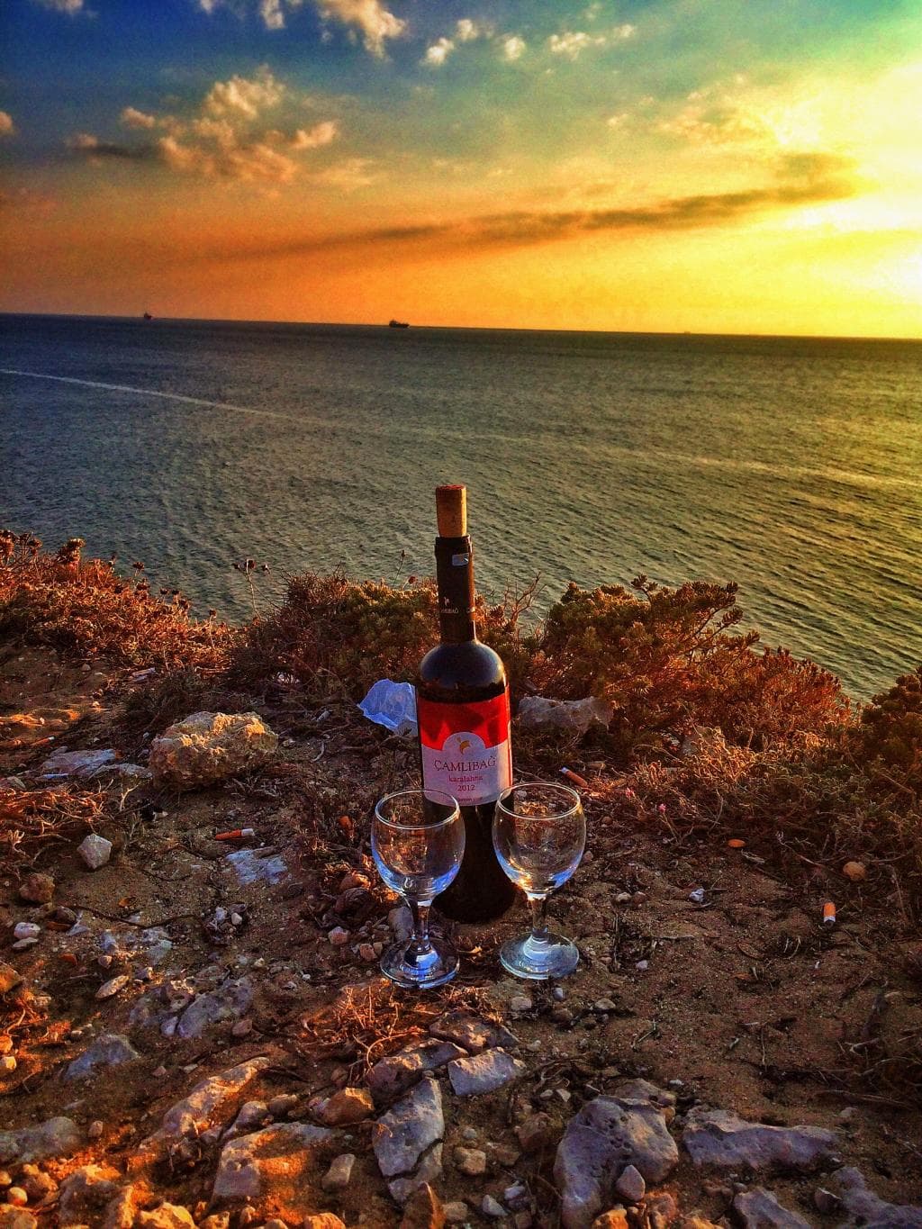 Bozcaada'nın muhteşem gün batımı  Çamlıbağ Karalahna ile daha da güzel 🍷🍷