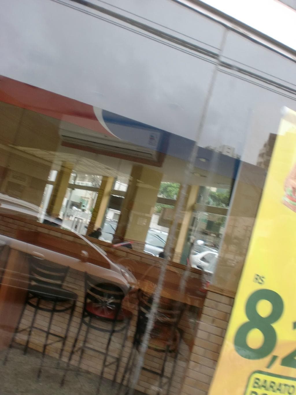 Sanduíches com molhos especiais