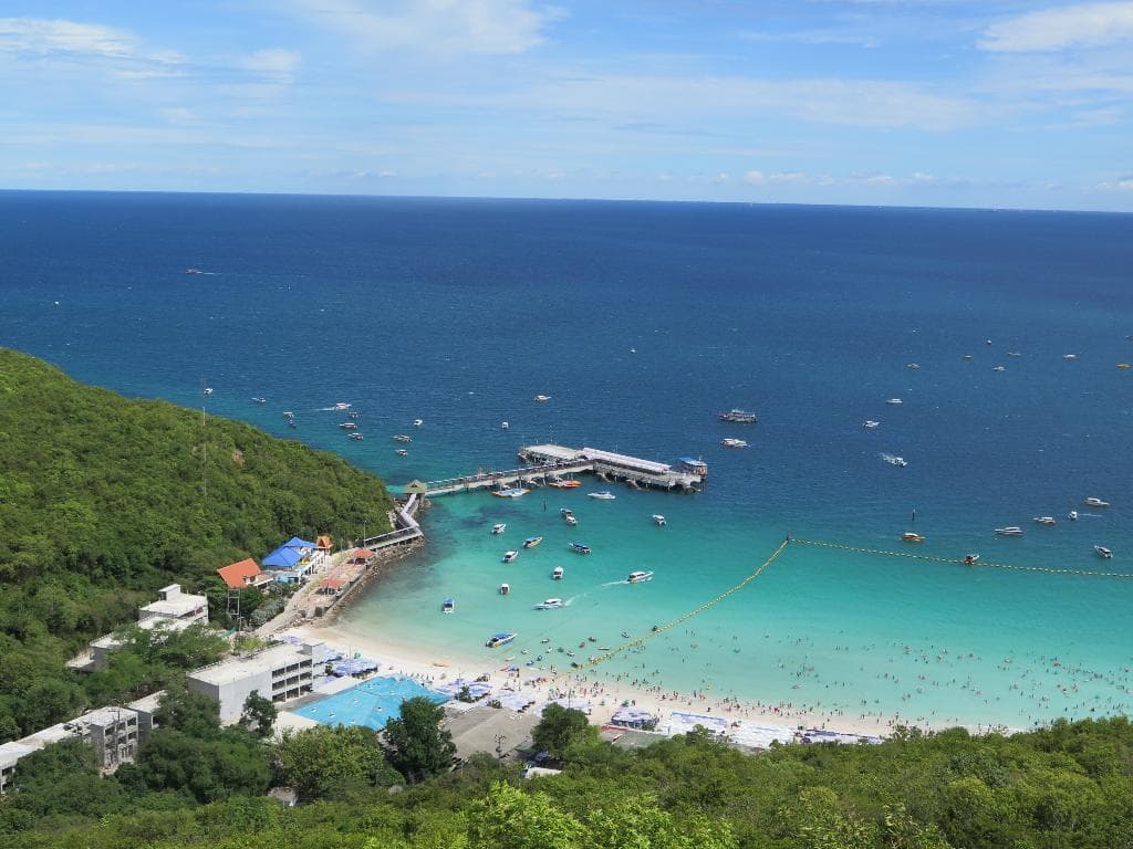 ชมวิวส์ หาดตาแหวน