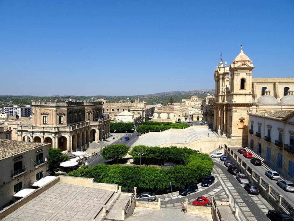 Palazzo Ducezio foto dall'alto del convento
