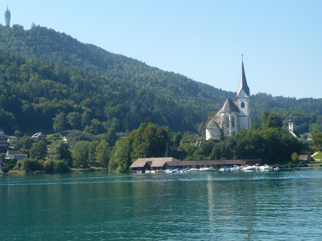 Церковь на полуострове