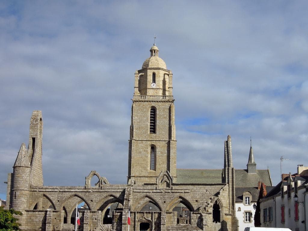 Вид с площади Мюрье