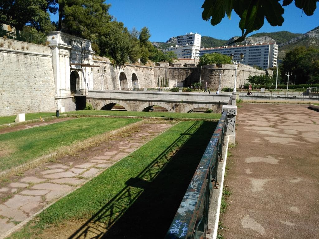 Outside the gate (2)
