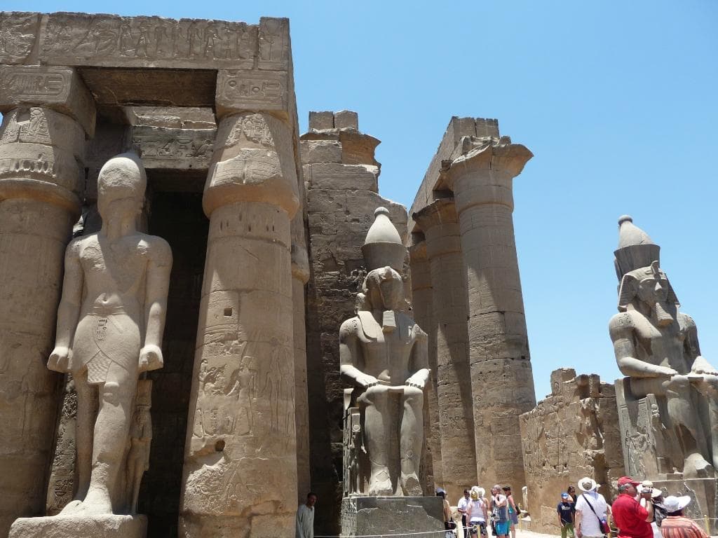 Potega Starożytnośći gdzie człowiek jest ''malutki''