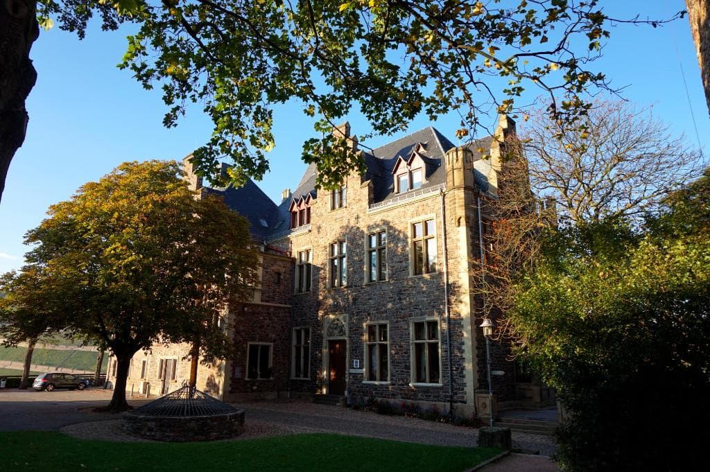 здание замка