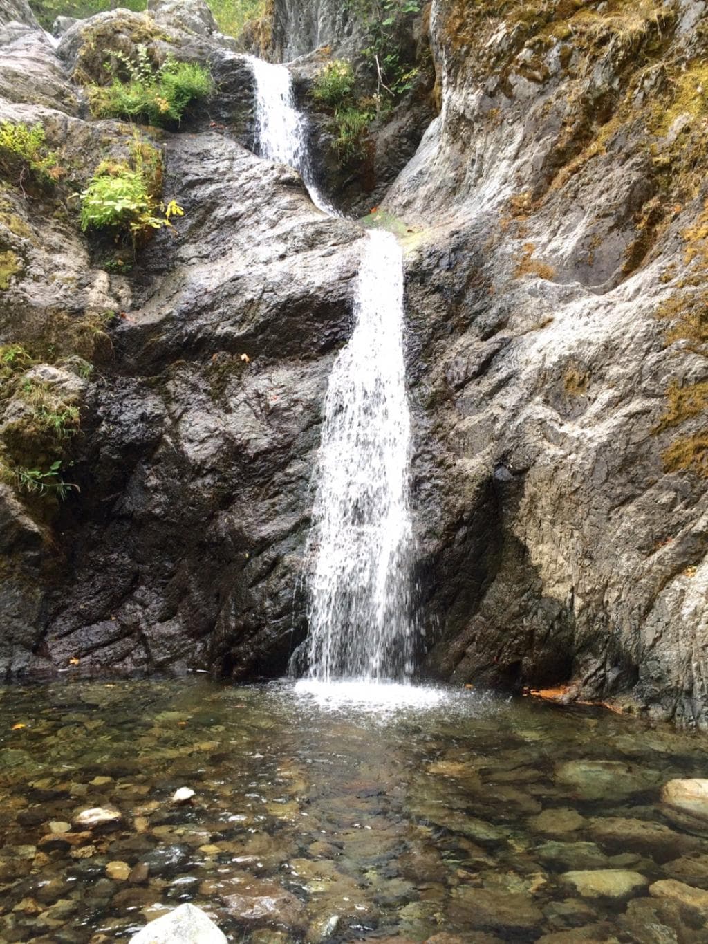 Cascada que cura con solo acceder a ella