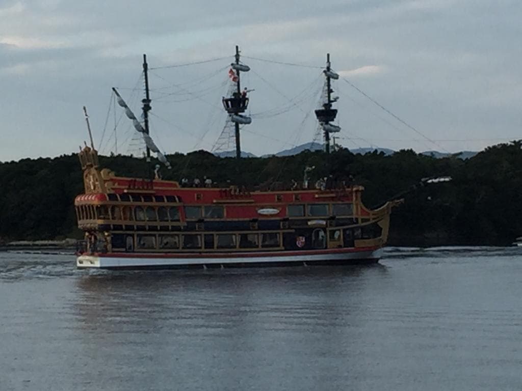 賢島から、エスパーニャクルーズ船がでています。50分程で英虞湾をぐるっと回ります。