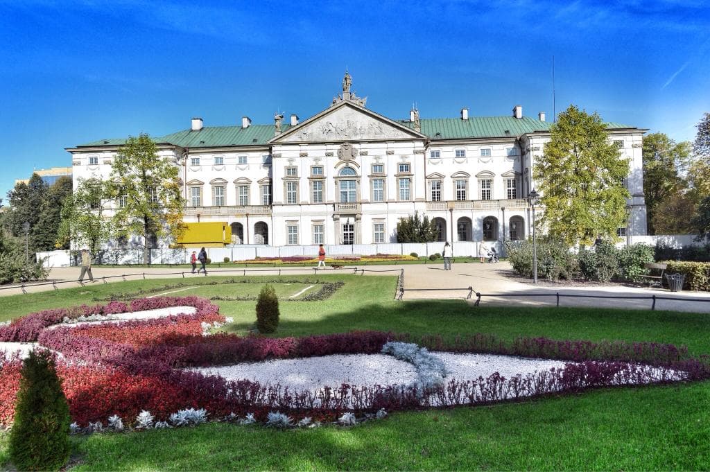 Krasinski palace is located near the Warsaw uprising monuments.