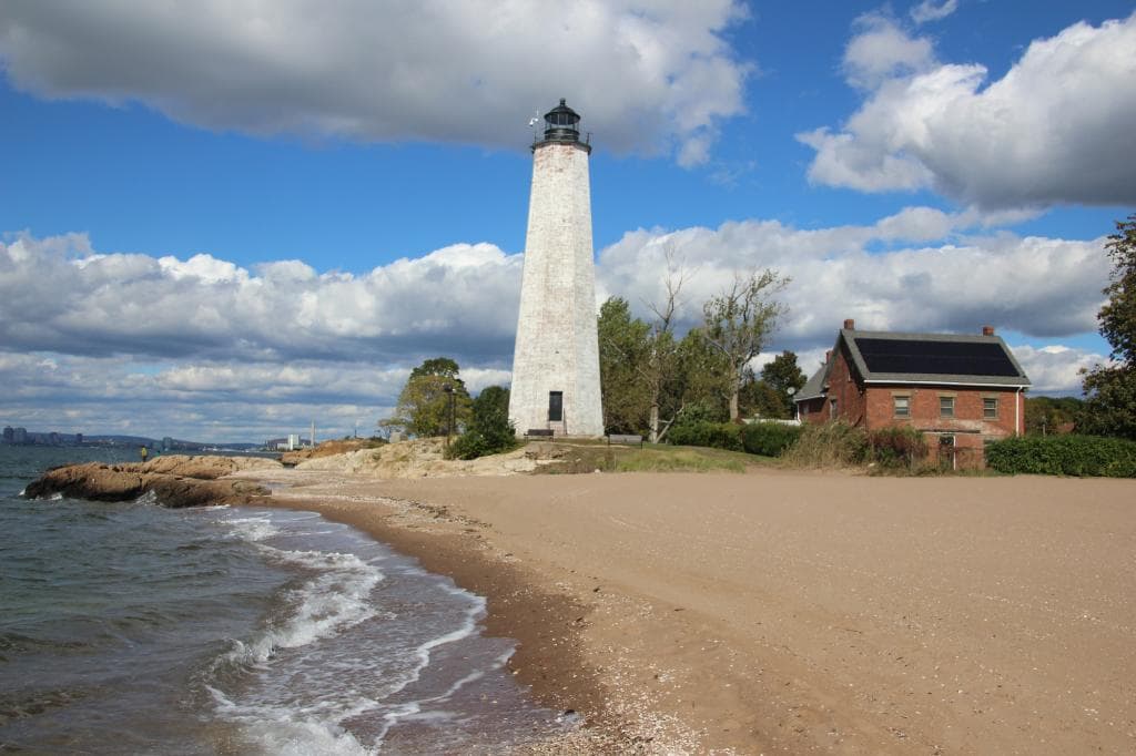 Five Mile Point Light - Looking back