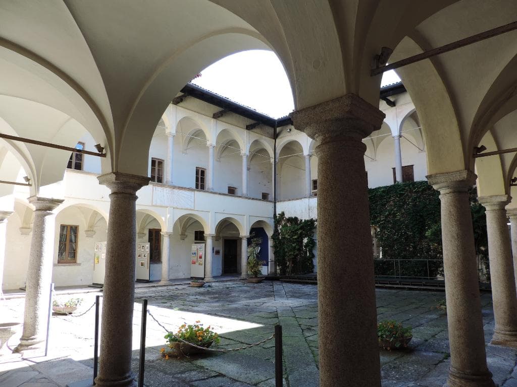 CORTILE DI PALAZZO PERABO'