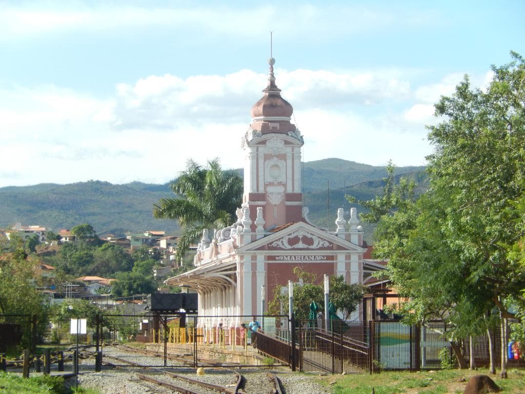 estação ferroviária