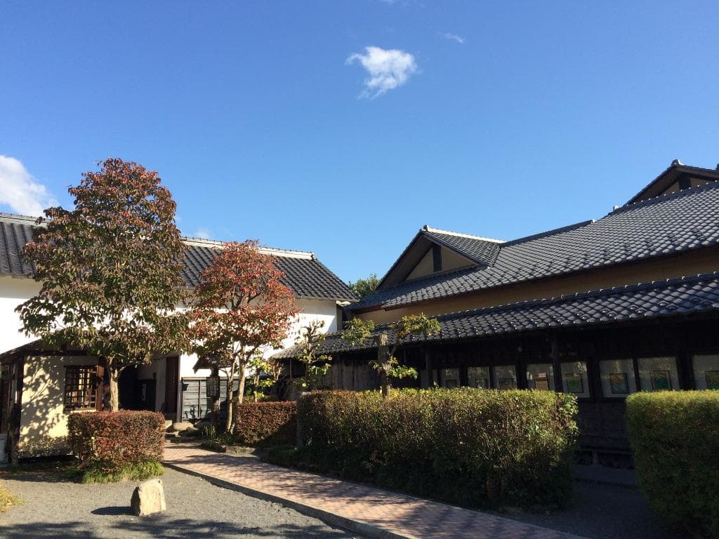 高井鴻山記念館の敷地内