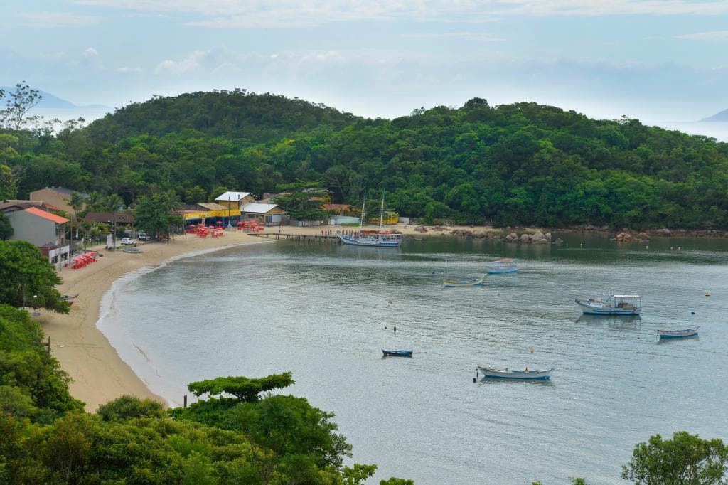 Baia Dos Golfinhos vista desde el morro