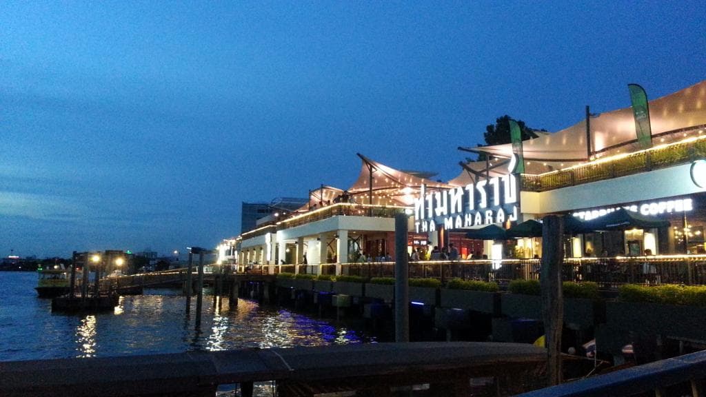 ถ่ายจากเรือข้ามฟาก