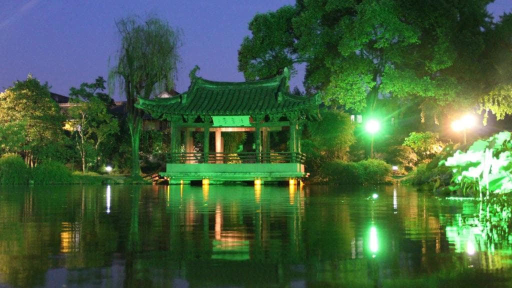 Shen Yuan by night