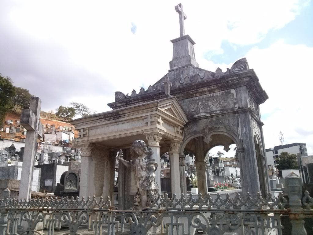 Jazigo Família Sarmento