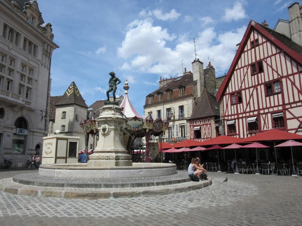 A lovely place to relax, Dijon, June 2015