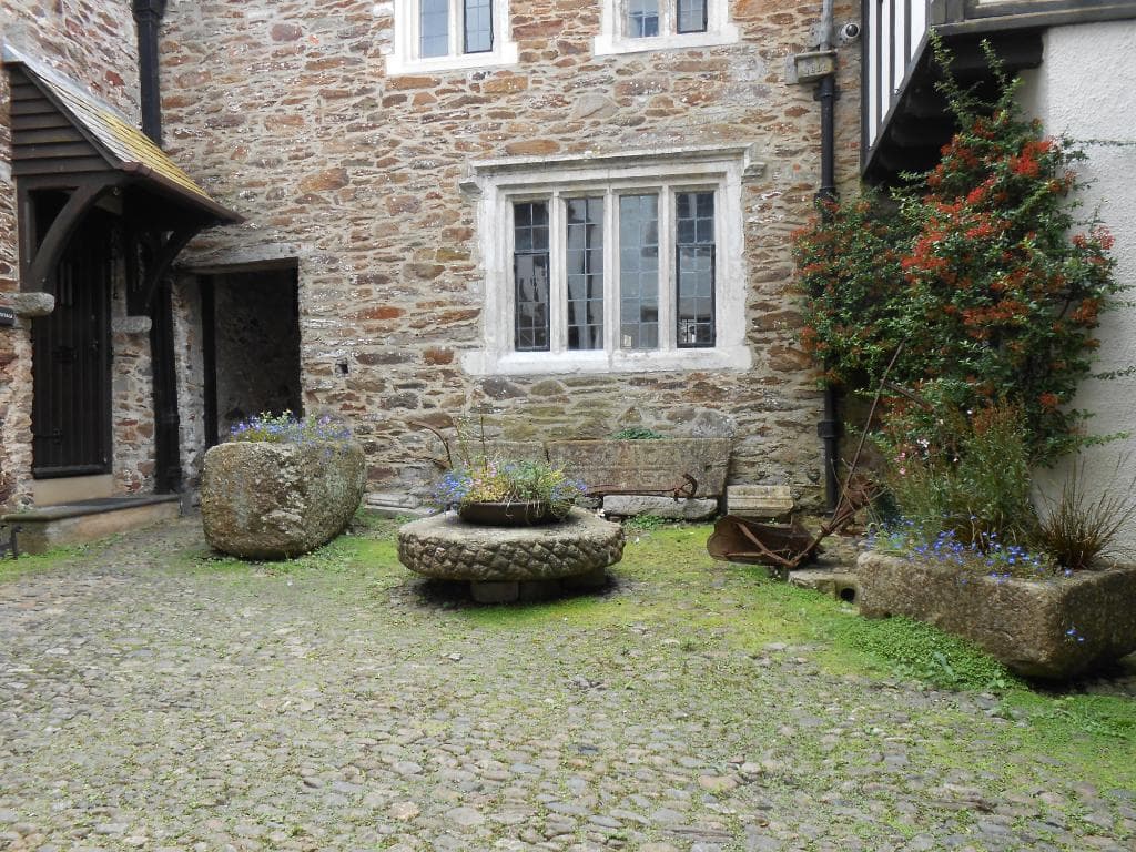 Totnes Elizabethan House Museum Herb Garden