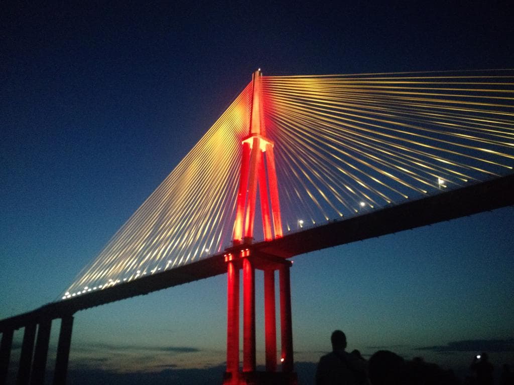 Foto da ponte acessa