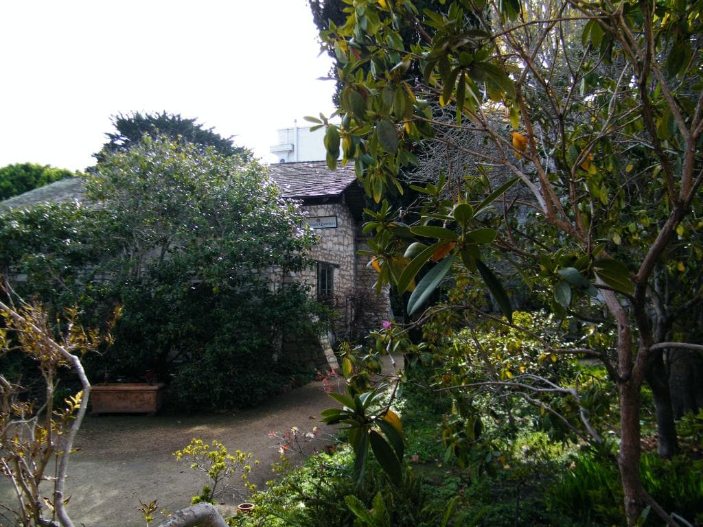 Larkin House