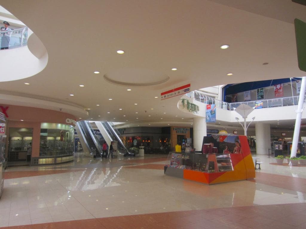 Plaza Gallerias op een door de weekse dag in de ochtend