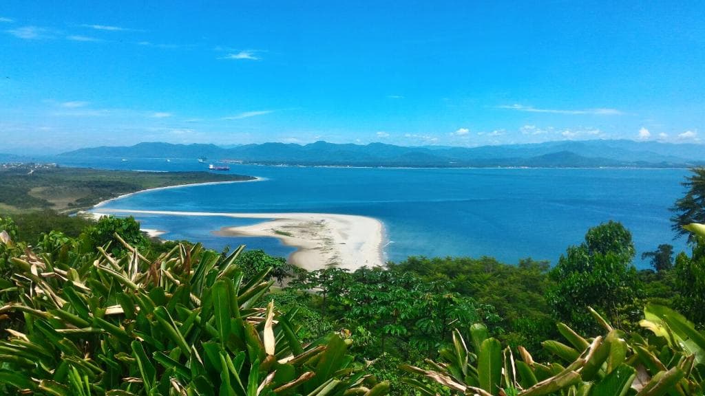Praia do Forte tem o mar mais limpo e a praia mais gostosa de São Francisco do Sul-SC
Pouca estr