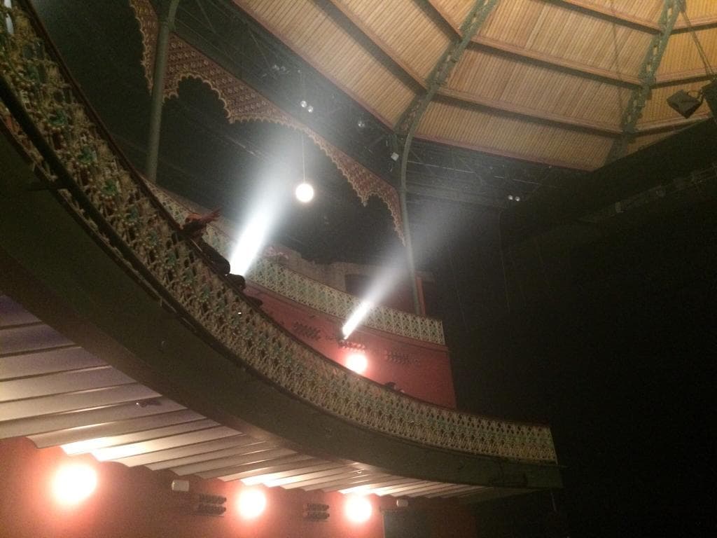 Gradas y cúpula del teatro circo