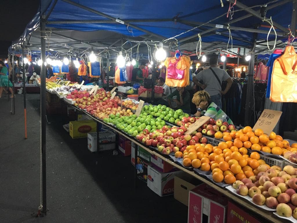 色とりどりのフルーツ