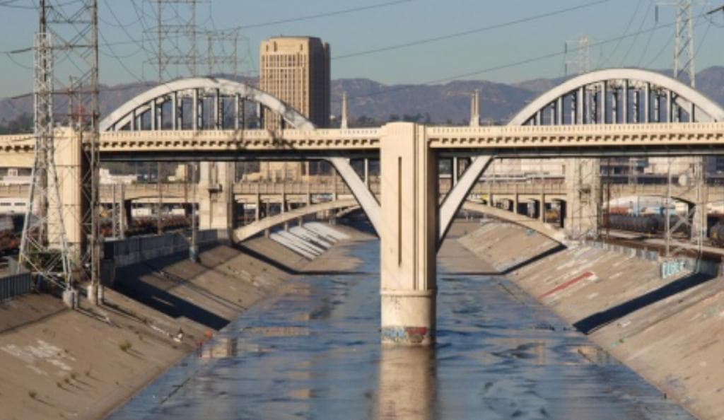 Sights of the Concrete River 3