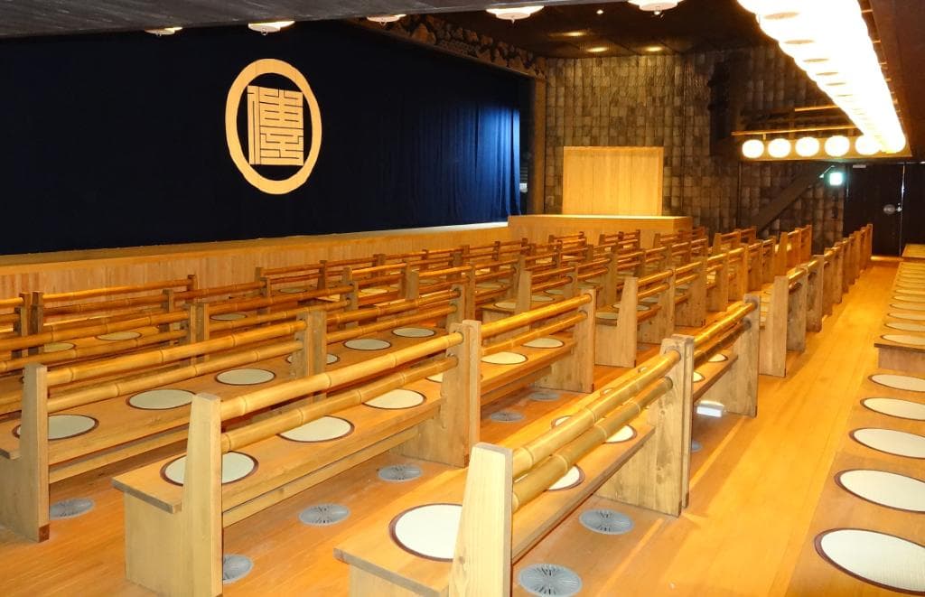 淡路人形座二階客席