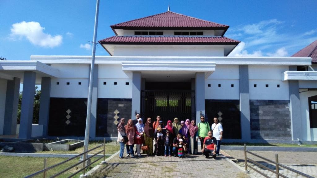 kunjungan dengan keluarga