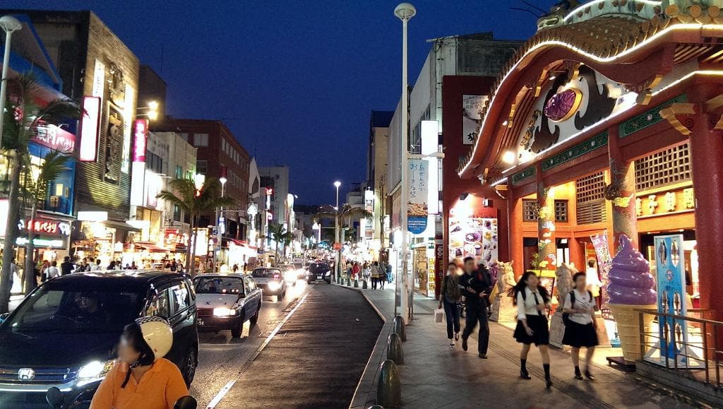 國際通入夜街景