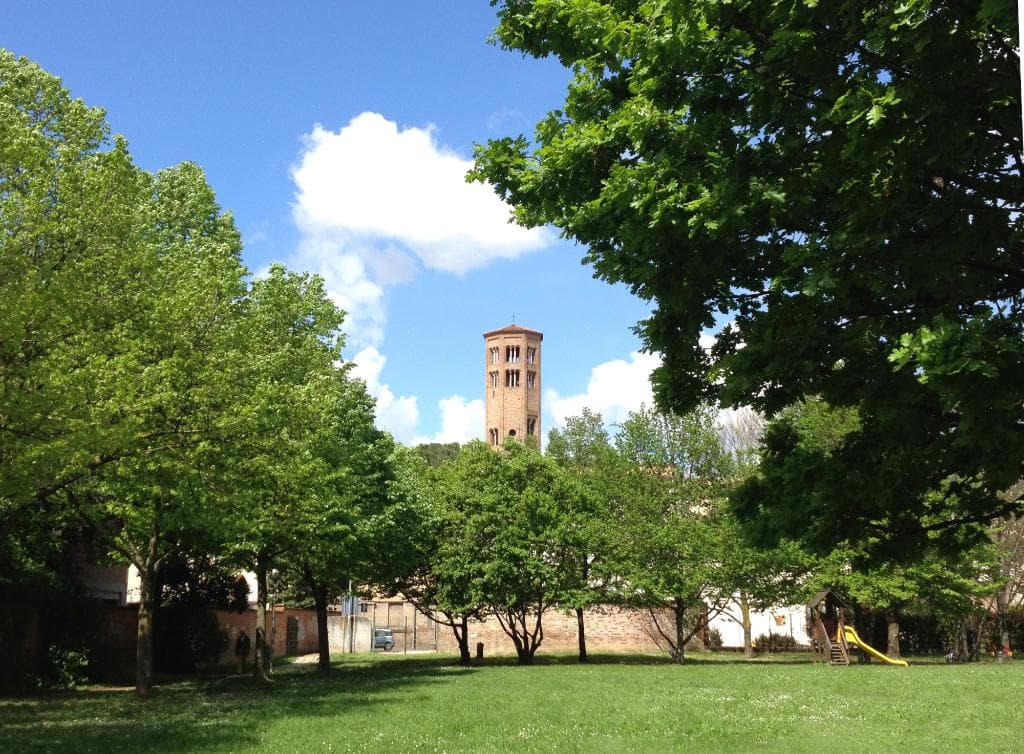 Verso il campanile di S. Maria ad Nives