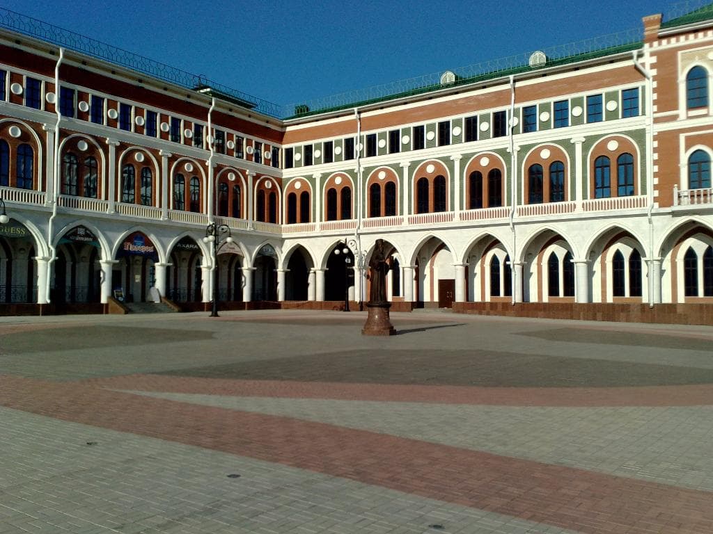 Памятник епископу Марийскому Леониду