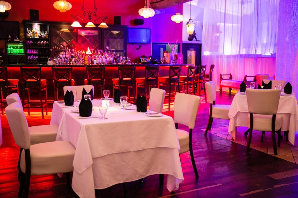 Screaming Eagle Restaurant Aruba Interior Shot