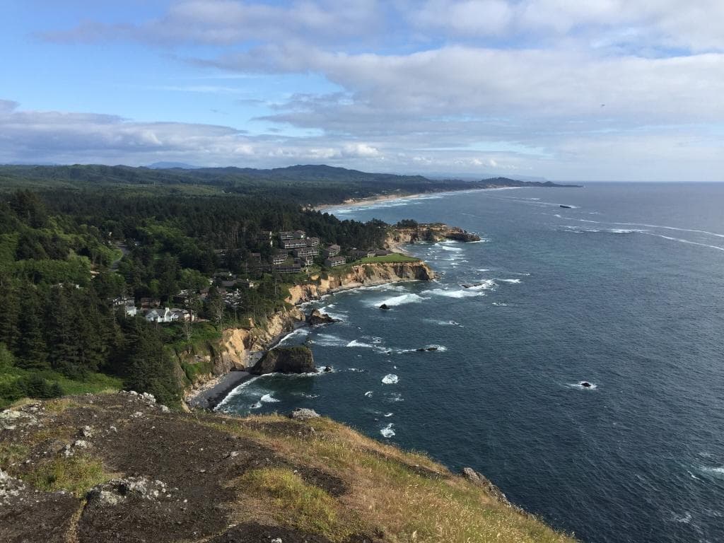 Devil's Punchbowl State Natural Area Oregon