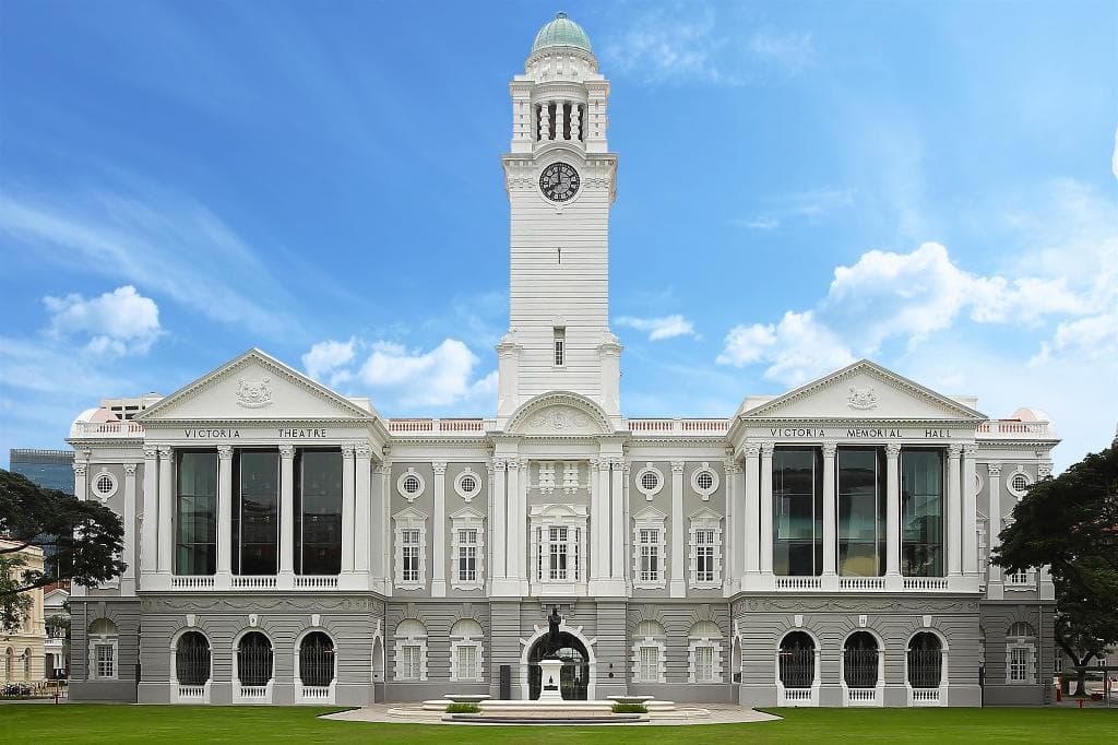 Victoria Theatre and Victoria Concert Hall in the day