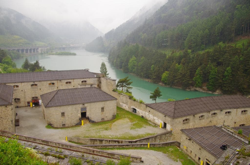 Нижняя крепость и водохранилище