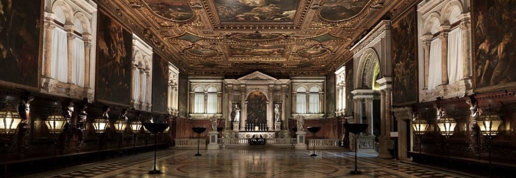 Interno Sala Capitolare con teleri Tintoretto