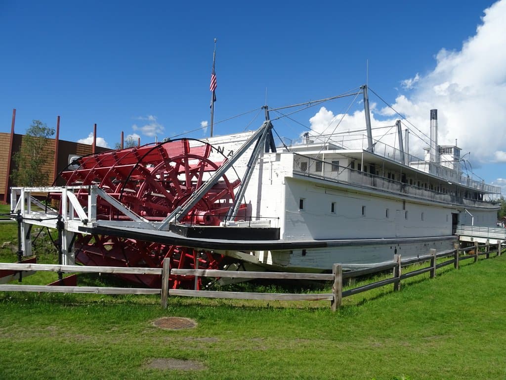 bateau à roue