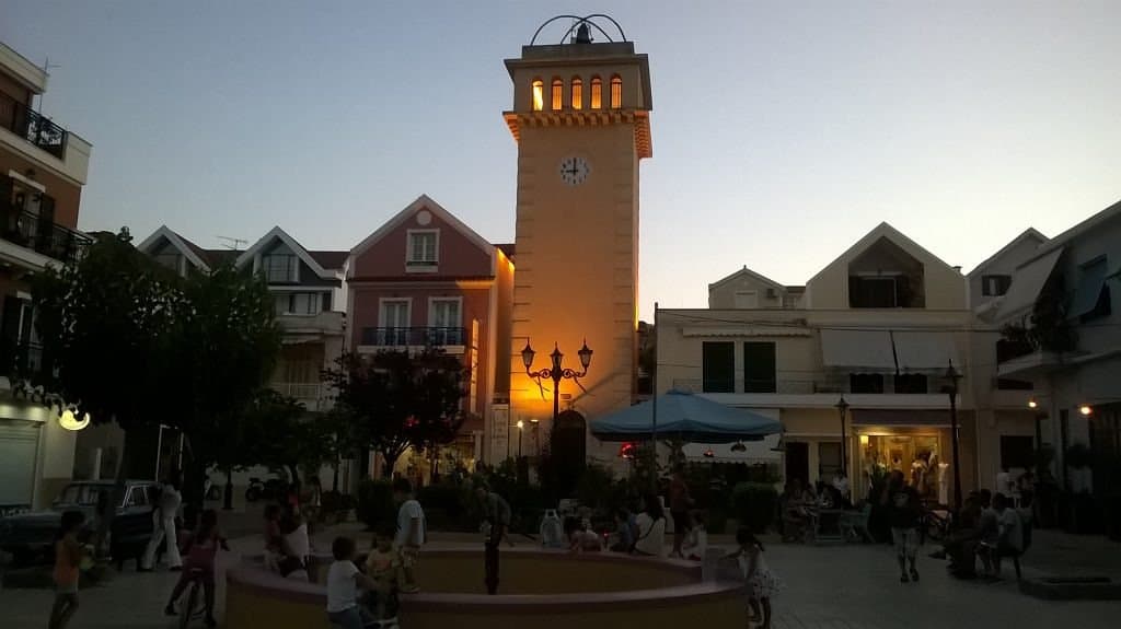 visione notturna dalla piazza