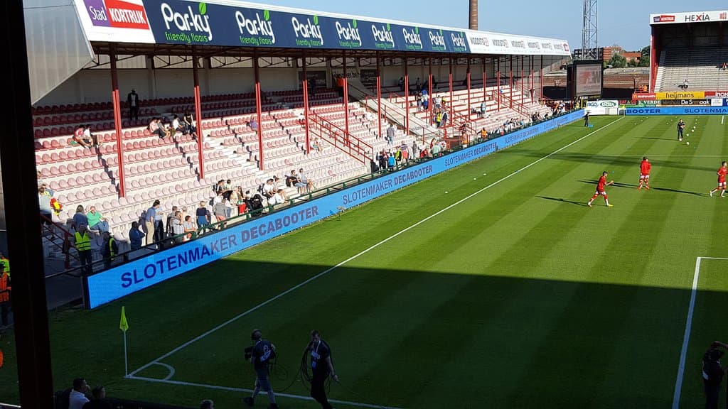 Tribune 3 assise (et tribune visiteurs)