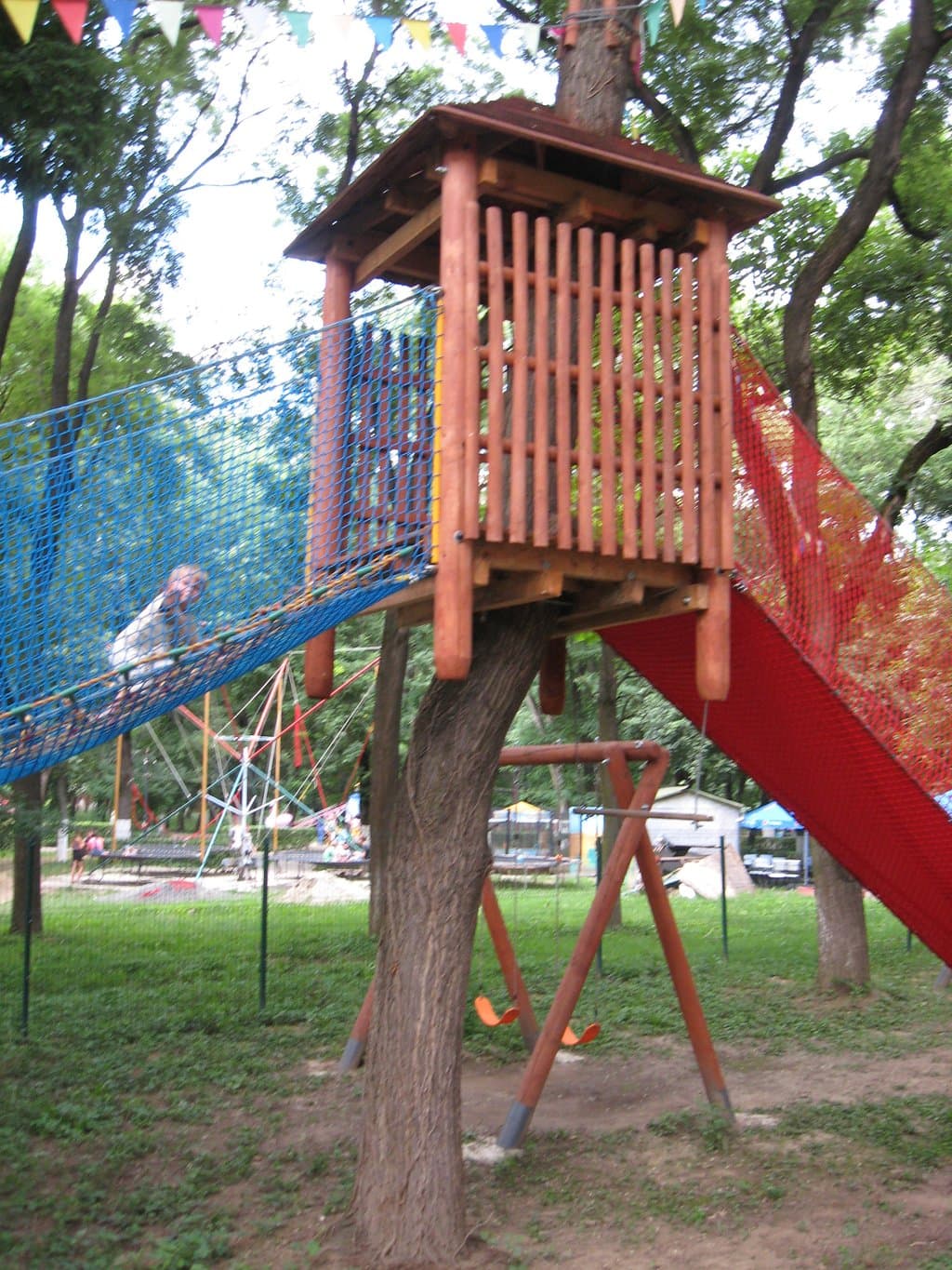 Веревочный парк Скандинавия - замечательный атракцион в Боздшском парке