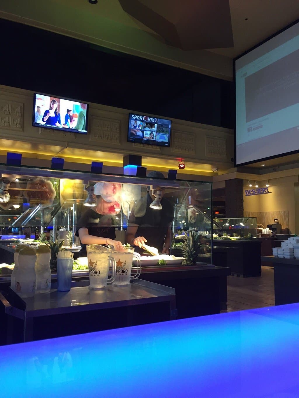 First time visit this place, height ceiling open floor plan, front and back open thru make the p