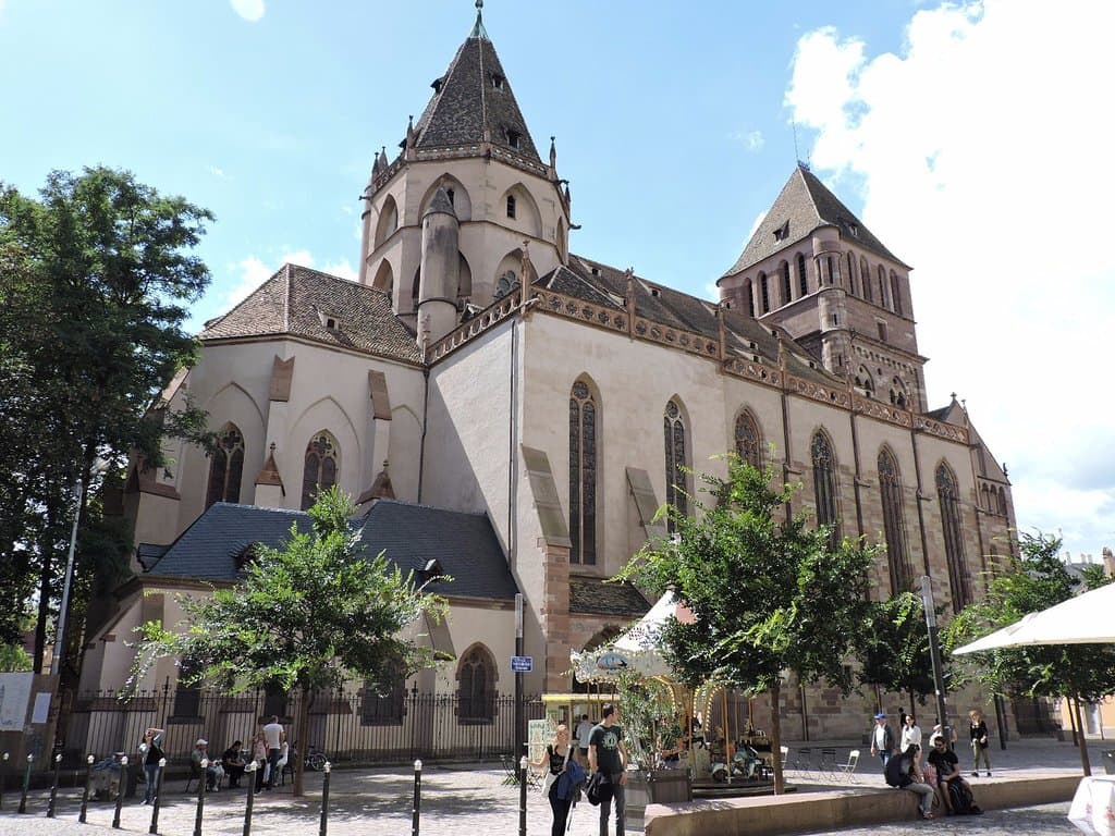 Iglesia de Santo Tomás, Estrasburgo, La Alsacia, Francia.