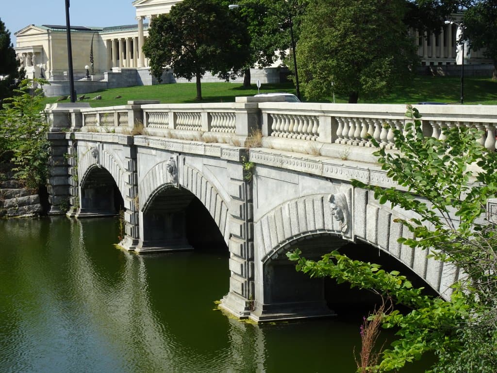 Pretty bridge