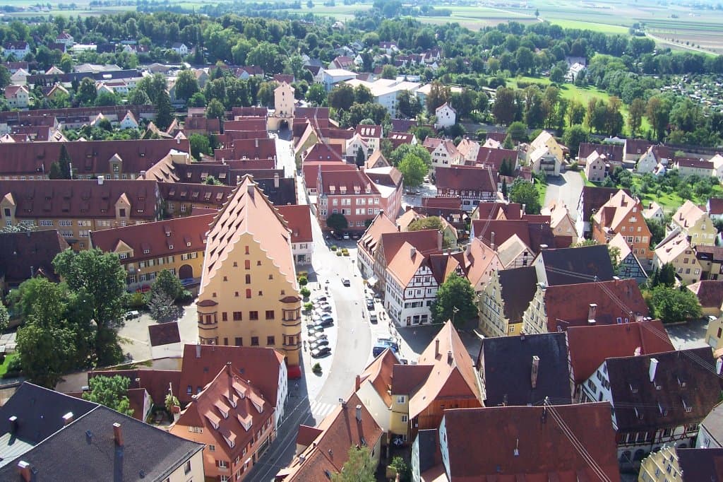 Город Нёрдлинген в кратере